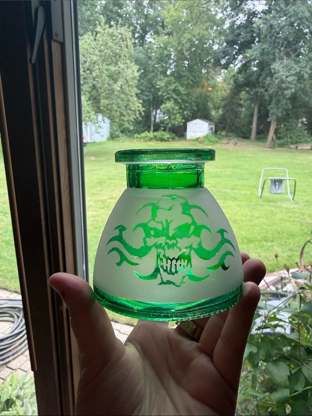 Vtg Green Frosted Glass Accent Graphic Skull Design